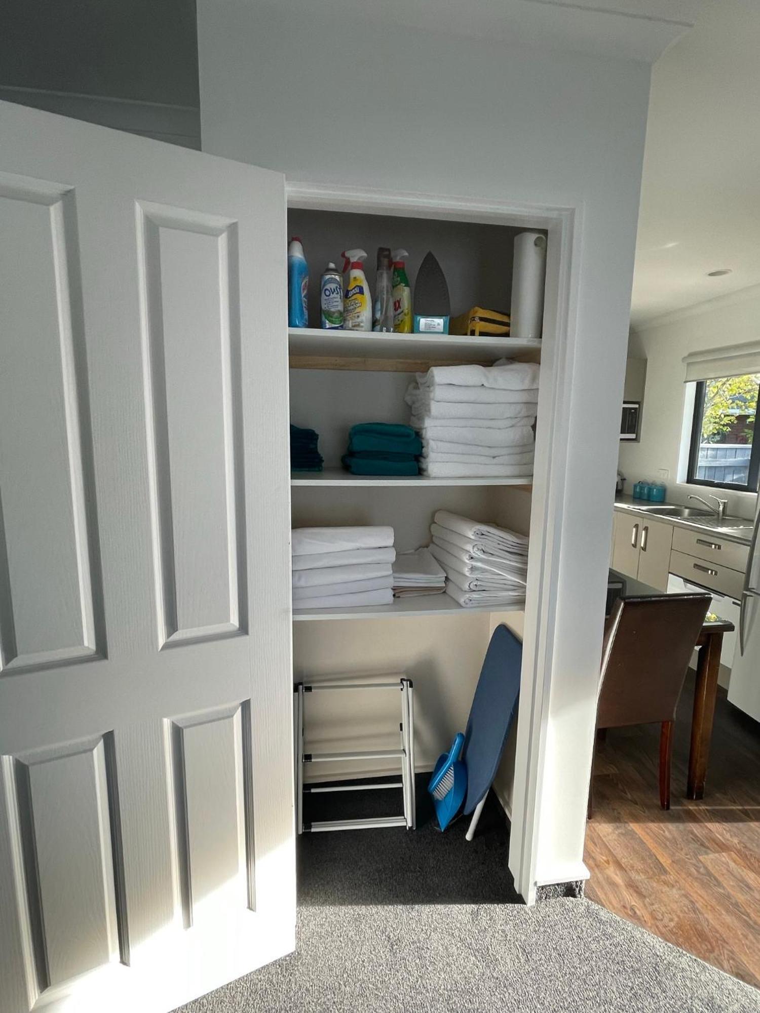 Amberlea Cottages Hokitika Room photo